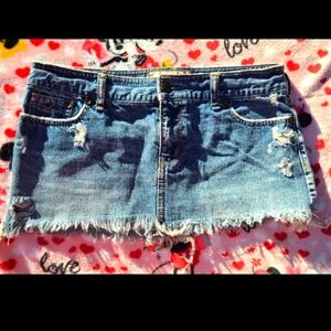 VINTAGE HOLLISTER DENIM DISTRESSED MINI SKIRT SIZE 9